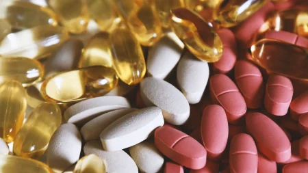 Vitamina para mulher na menopausa: o que tomar para aliviar os sintomas - article jpg