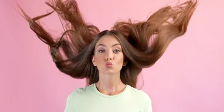 Como fazer o cabelo crescer mais rápido: А Dicas de crescimento de cabelo - AdobeStock