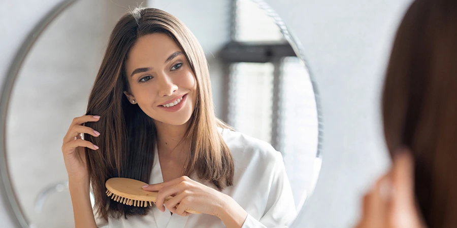 Como fazer o cabelo crescer mais rápido: А Dicas de crescimento de cabelo - AdobeStock
