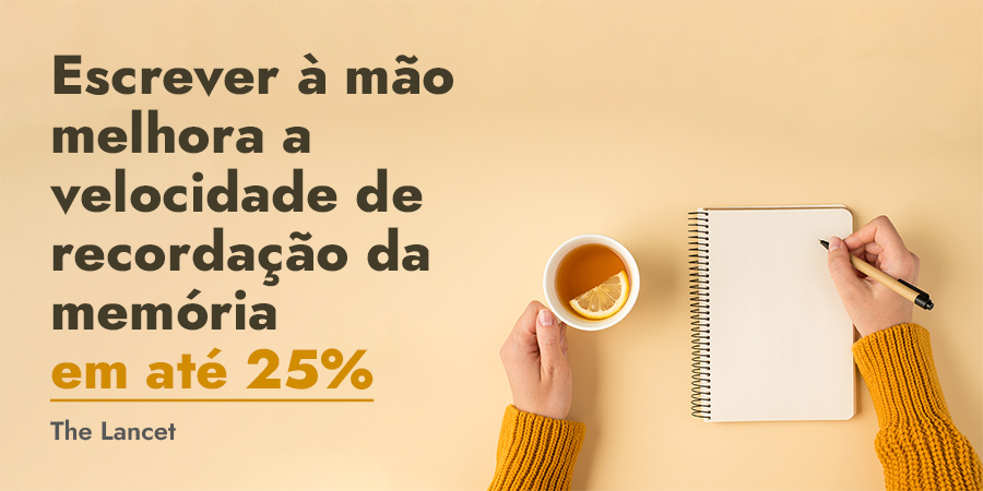 Como melhorar a memória e a concentração de forma natural - First person top view photo of female hands in yellow pullover w Como melhorar a memória e a concentração de forma natural - First person top view photo of female hands in yellow pullover w