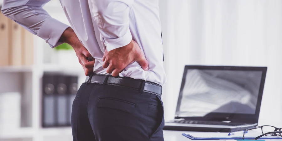 Dicas que ajudam a prevenir a dor nas costas - AdobeStock Dicas que ajudam a prevenir a dor nas costas - AdobeStock
