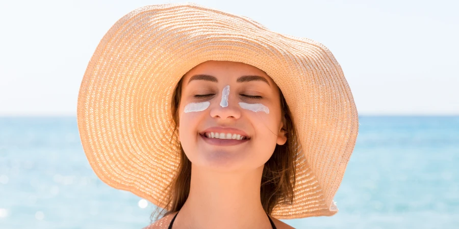 Cuidados com a pele do rosto no verão e no inverno - AdobeStock Cuidados com a pele do rosto no verão e no inverno - AdobeStock
