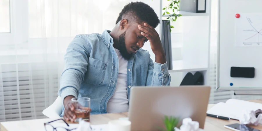 O que enfraquece o sistema imunológico? 5 hábitos que você deve evitar - AdobeStock O que enfraquece o sistema imunológico? 5 hábitos que você deve evitar - AdobeStock