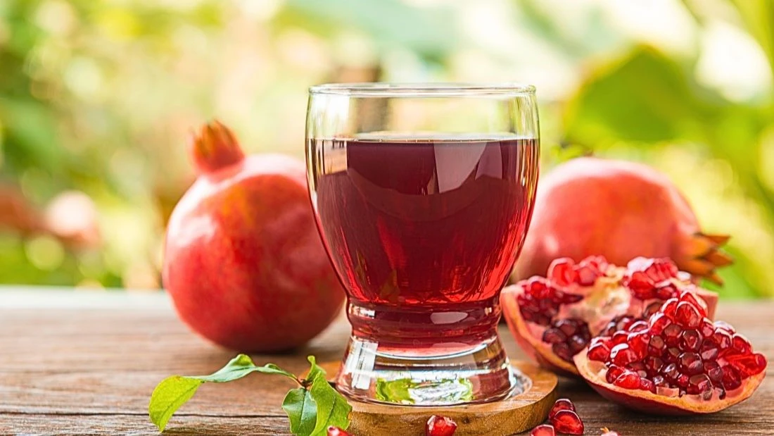 Extrato de romã: benefícios, propriedades e como consumir para a saúde - pomegranate fruit juice