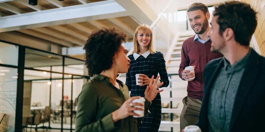 Dicas para prevenir dores nas costas no local de trabalho - AdobeStock Dicas para prevenir dores nas costas no local de trabalho - AdobeStock