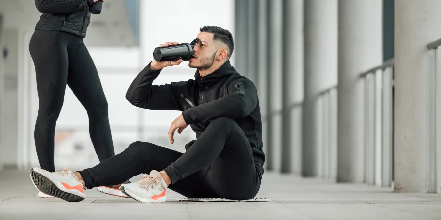 O que acontece se eu tomar proteína ou creatina sem me exercitar? - AdobeStock O que acontece se eu tomar proteína ou creatina sem me exercitar? - AdobeStock
