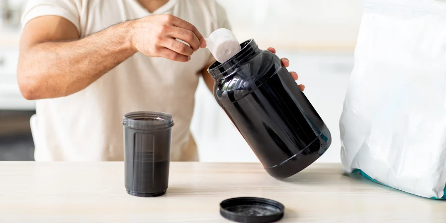 O que acontece se eu tomar proteína ou creatina sem me exercitar? - AdobeStock O que acontece se eu tomar proteína ou creatina sem me exercitar? - AdobeStock