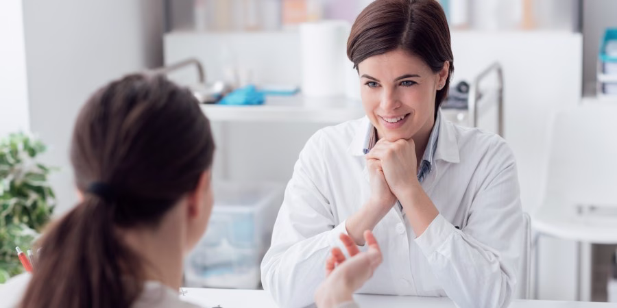 11 Melhores Remédios para Pernas Inchadas - swollen feet see a doctor